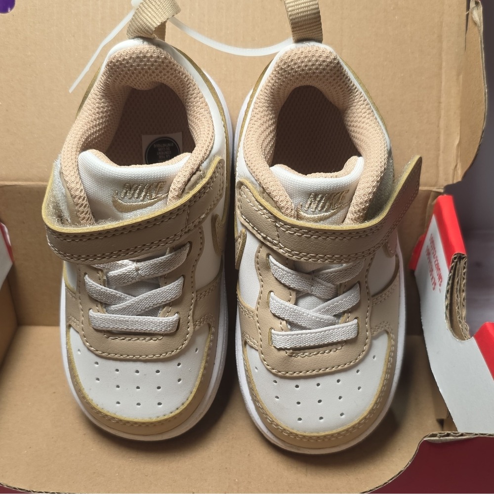 Nike Court Borough Low TD Sneakers 6C Beige/White Hook & Loop Strap